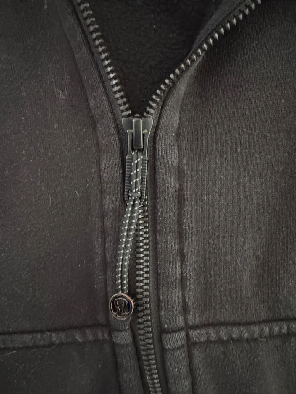 Lululemon Black cropped Hoodie